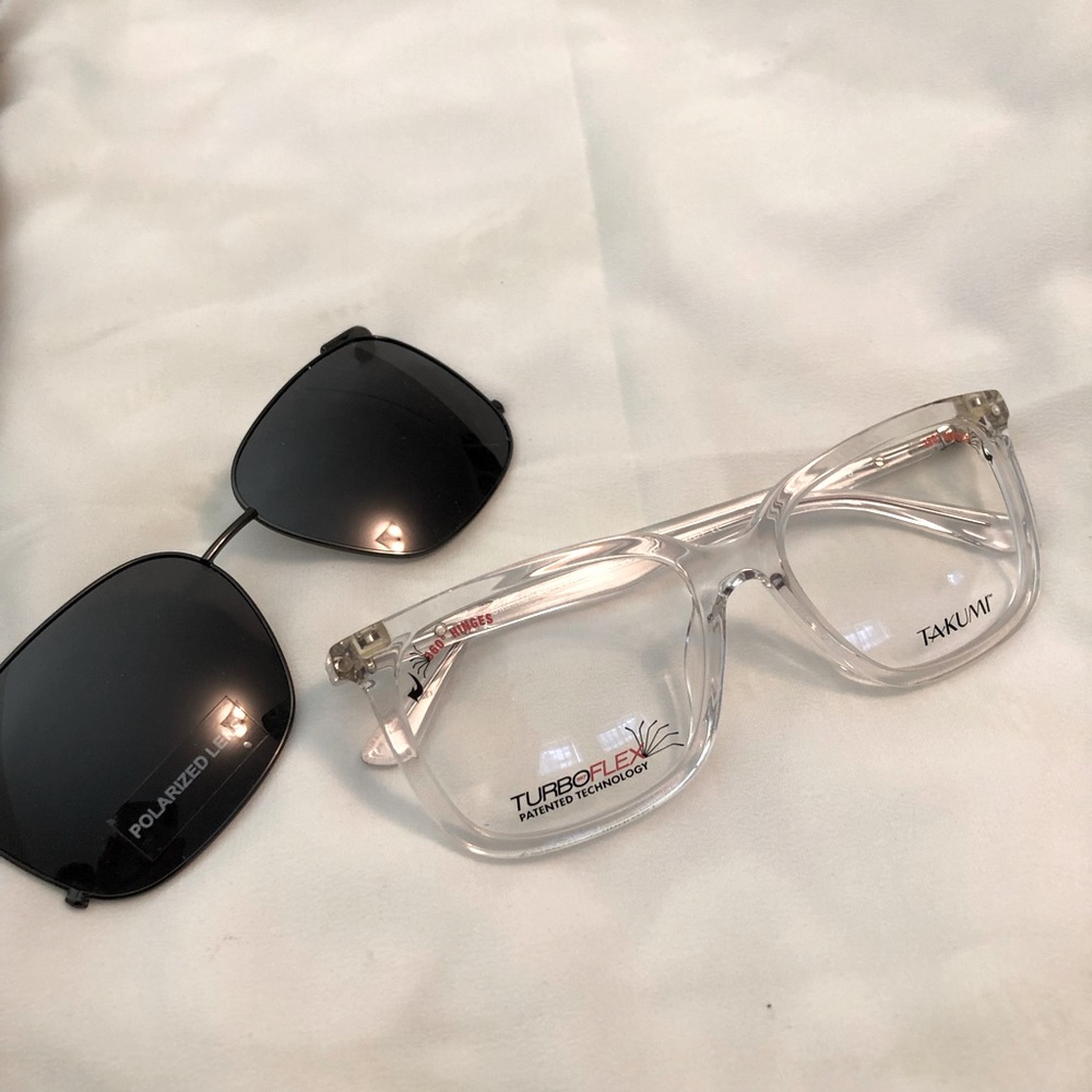 Clear  plastic frame with polarized magnetic clip on grey sunglasses for men